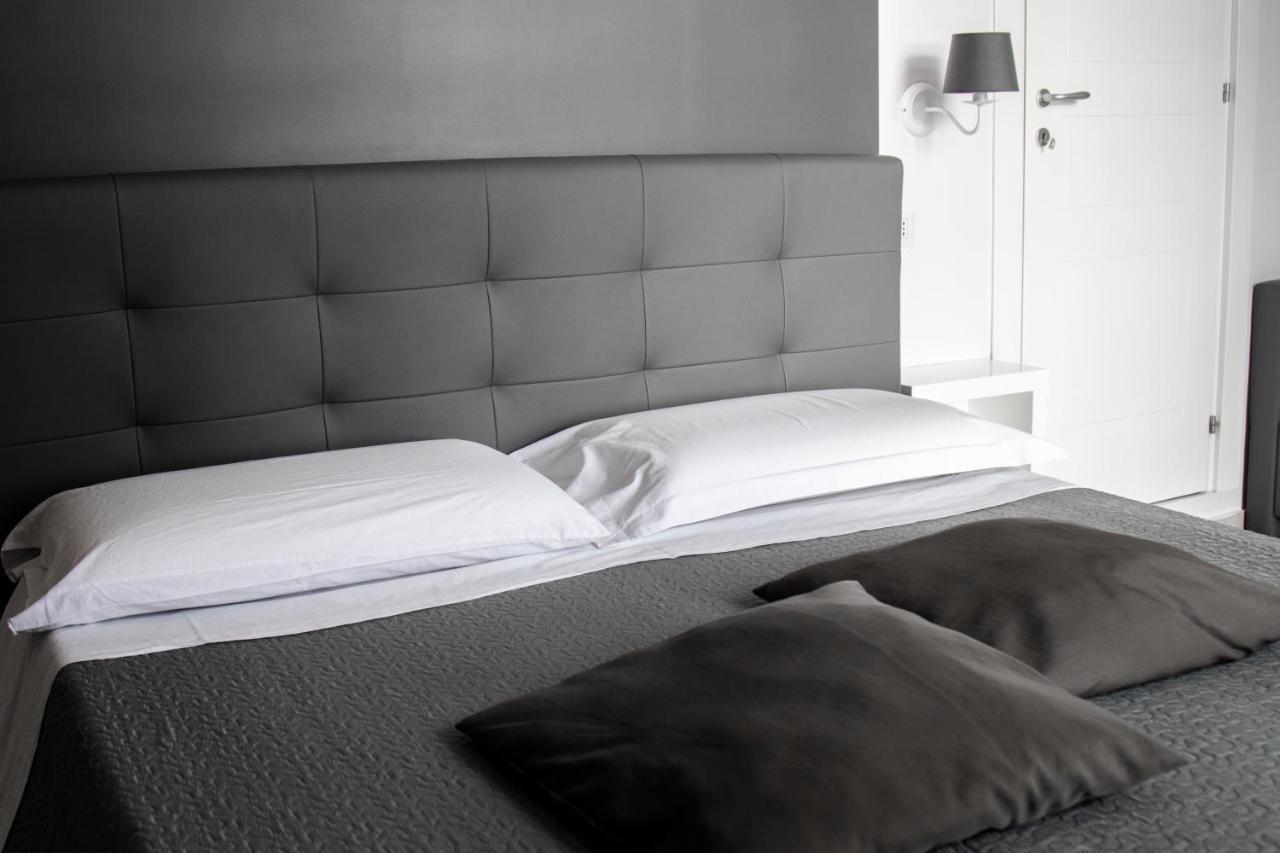 Aurora Luxury Rooms Neapel Exteriör bild