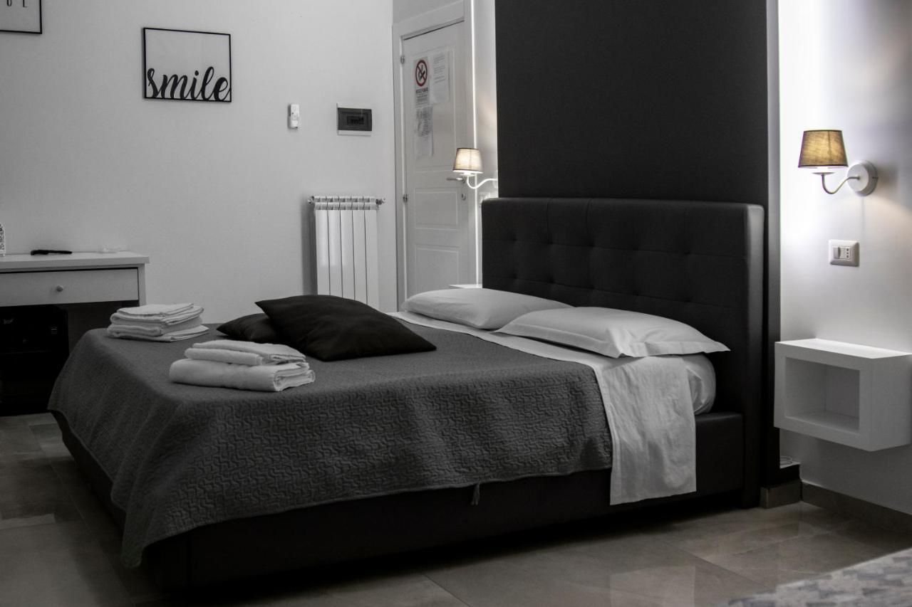 Aurora Luxury Rooms Neapel Exteriör bild